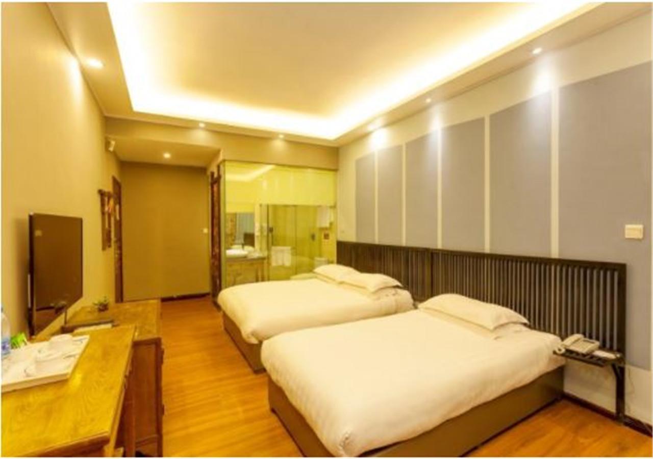 Starway Flower Hotel Chengdu Exterior photo