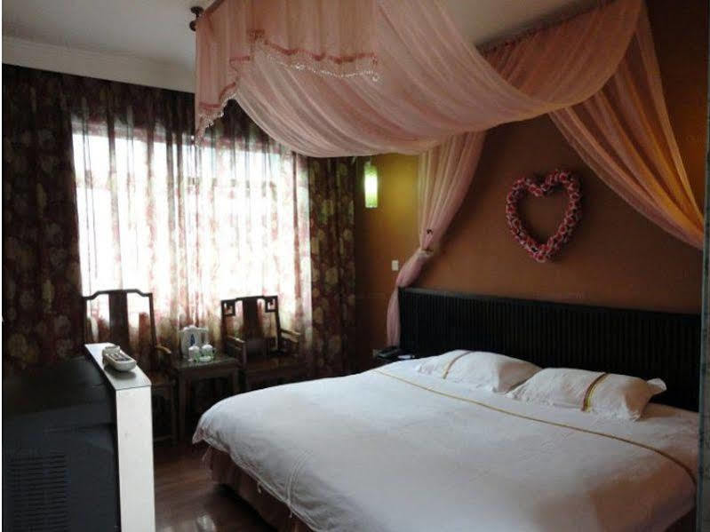 Starway Flower Hotel Chengdu Exterior photo